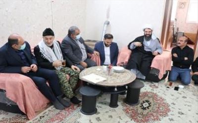 دیدار با خانواده دوشهید والا مقام بخش فشافویه به مناسبت هفته بسیج 