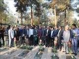 آئین عطر افشانی و غبار روبی مزار شهدا به مناسبت هفته بسیج 