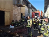 حریق گسترده انبار کارتن توسط آتش نشانان باقرشهر اطفا شد