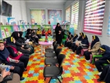 بازدید جمعی از دانش آموزان نابینا از بخش نابینایان کتابخانه شیخ کلینی